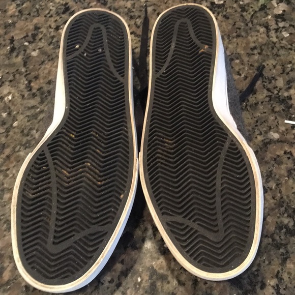 Nike shoes - Picture 4 of 4